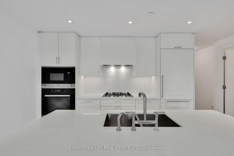 Photo 12 at 403 - 1 Strathgowan Avenue, Lawrence Park North, Toronto