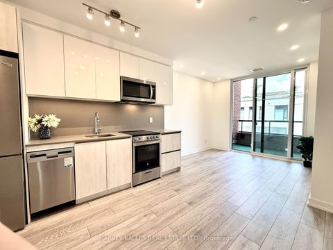 Photo 3 at 635 - 3100 Keele Street, CFB, Toronto