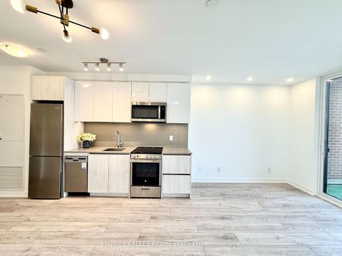 Photo 12 at 635 - 3100 Keele Street, CFB, Toronto