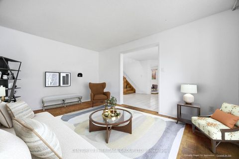 Photo 7 at 262 Barrhill Road, Maple, Vaughan