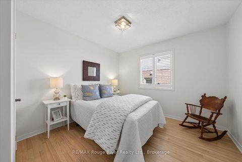 Photo 18 at 131 Guildwood Drive, Bowmanville, Clarington