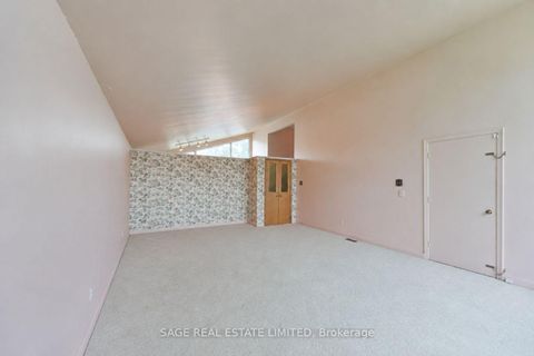 Photo 11 at 56 Grangemill Crescent, Don Mills, Toronto