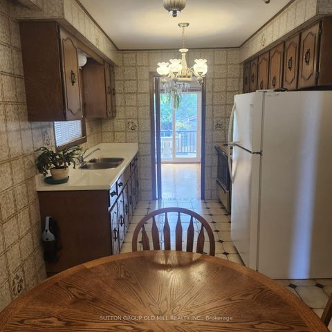 Photo 8 at 194 Beta Street, Alderwood, Toronto