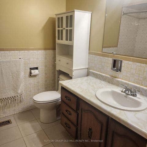 Photo 15 at 194 Beta Street, Alderwood, Toronto