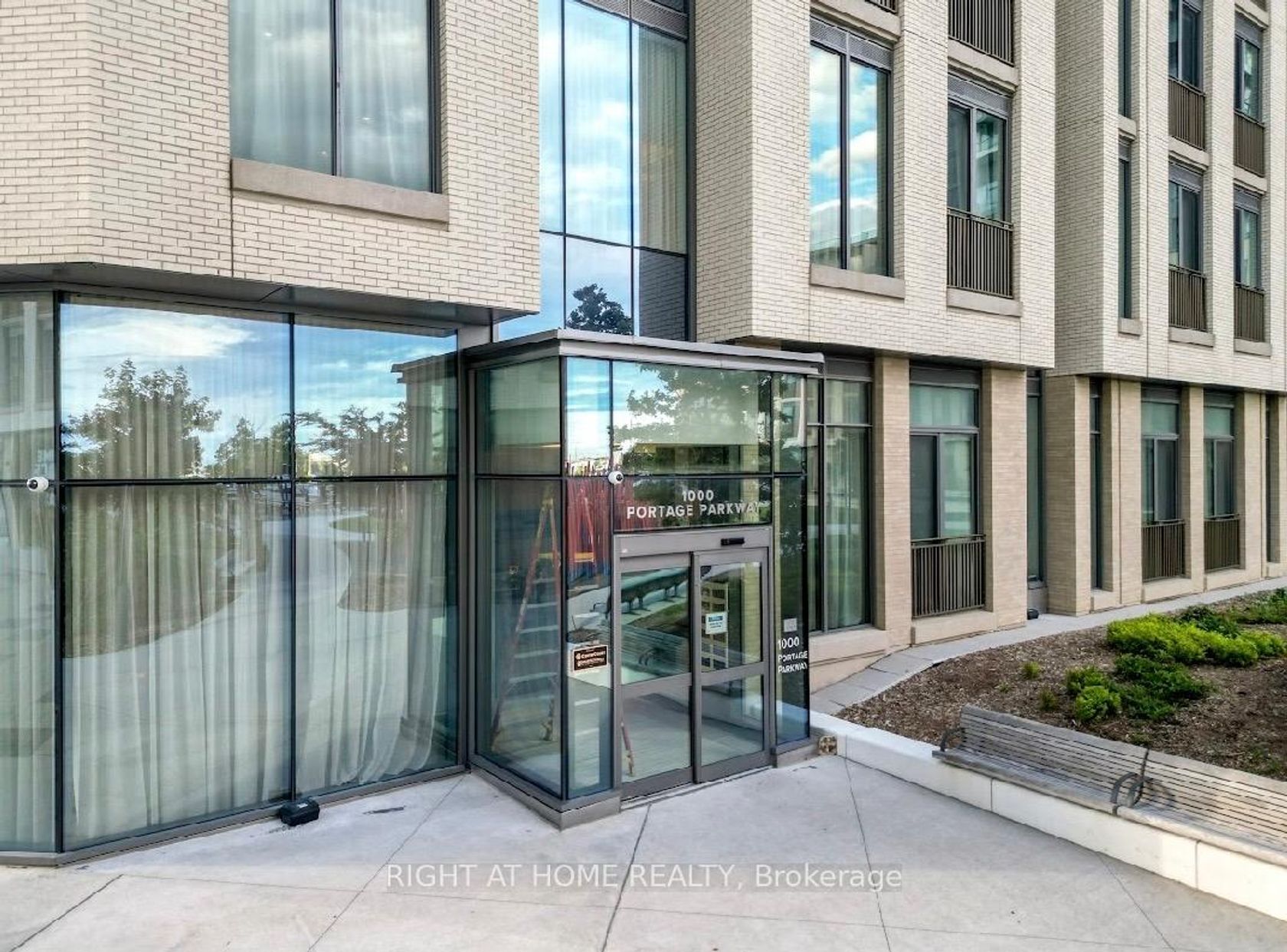 1201 - 1000 PORTAGE Parkway, Vaughan Corporate Centre, Vaughan photo number 2