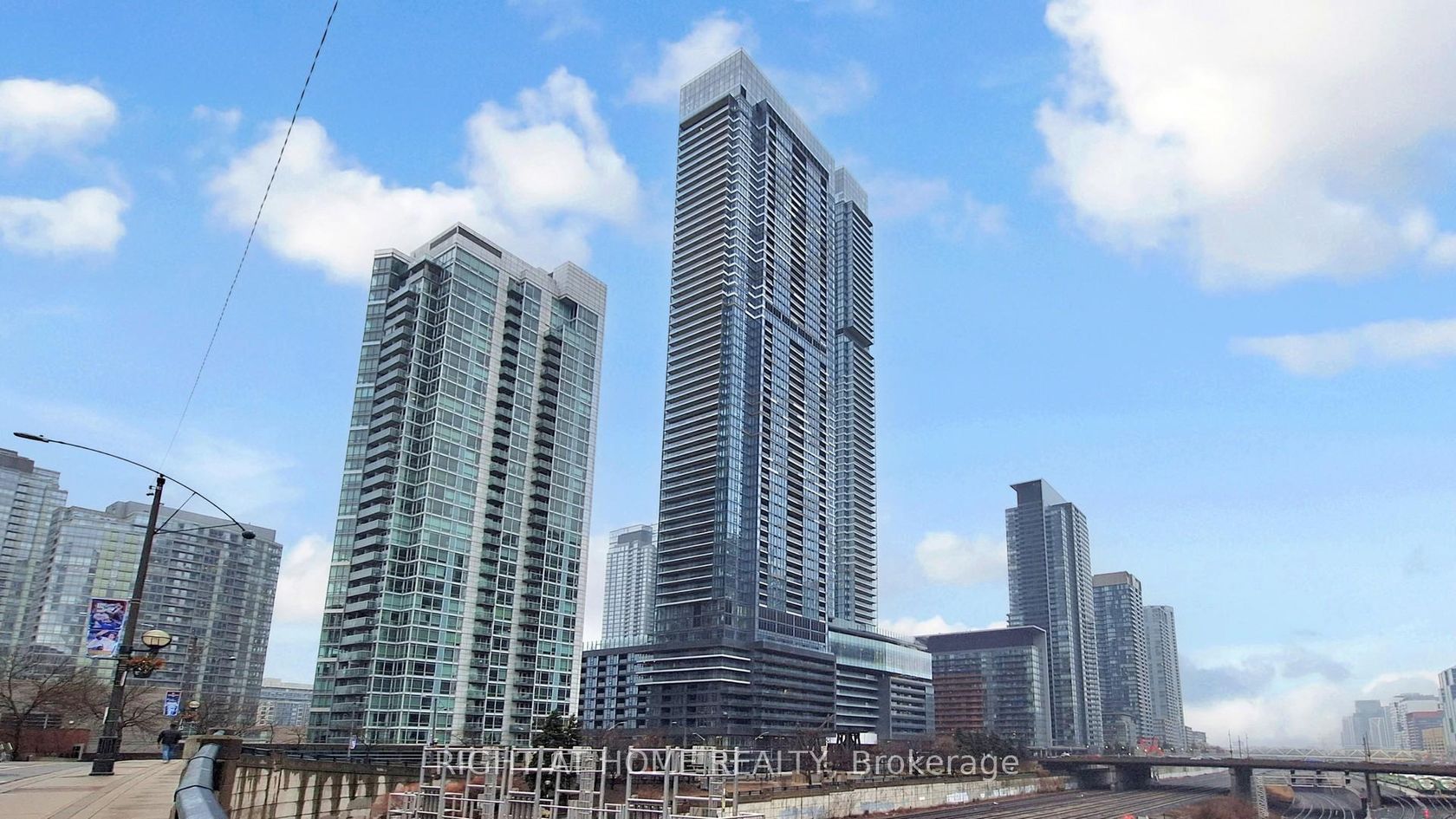 7706 - 3 Concord City Place Way, Waterfront Communities C1, Toronto photo number 2
