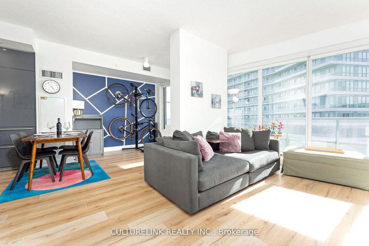 Photo 8 at 2008 - 117 McMahon Drive, Bayview Village, Toronto
