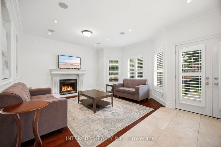 Photo 14 at 25 Lockheed Boulevard, Humber Heights, Toronto