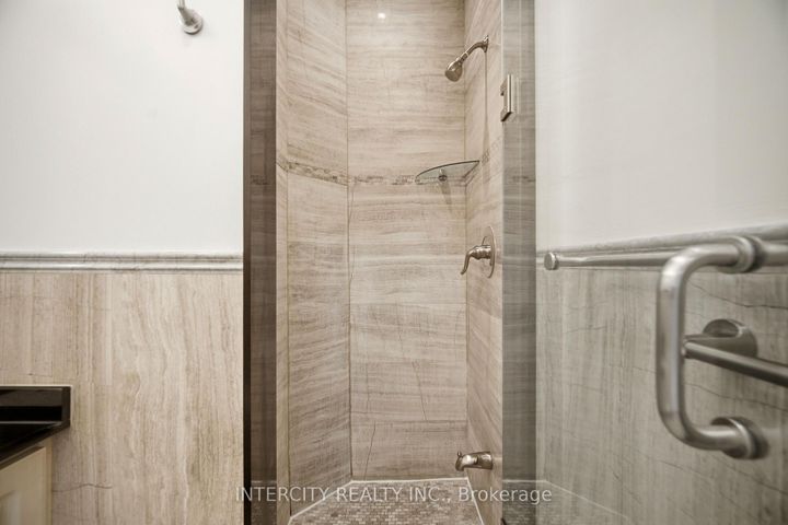 Photo 17 at 25 Lockheed Boulevard, Humber Heights, Toronto