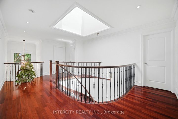 Photo 18 at 25 Lockheed Boulevard, Humber Heights, Toronto