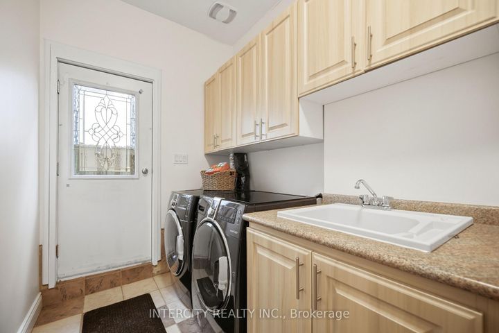 Photo 30 at 25 Lockheed Boulevard, Humber Heights, Toronto