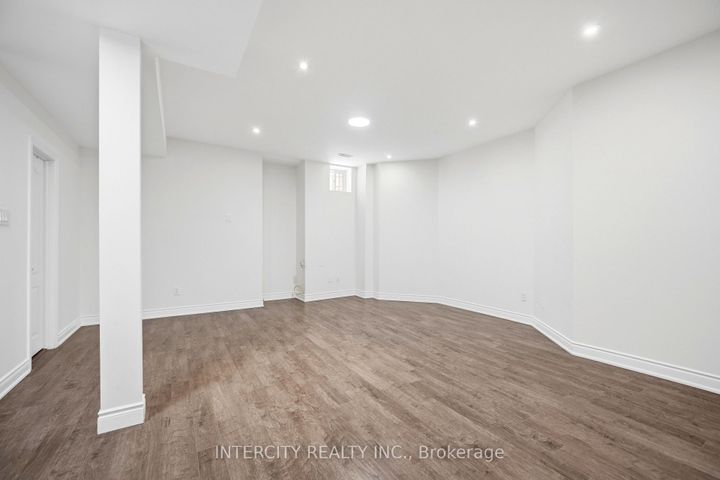 Photo 31 at 25 Lockheed Boulevard, Humber Heights, Toronto