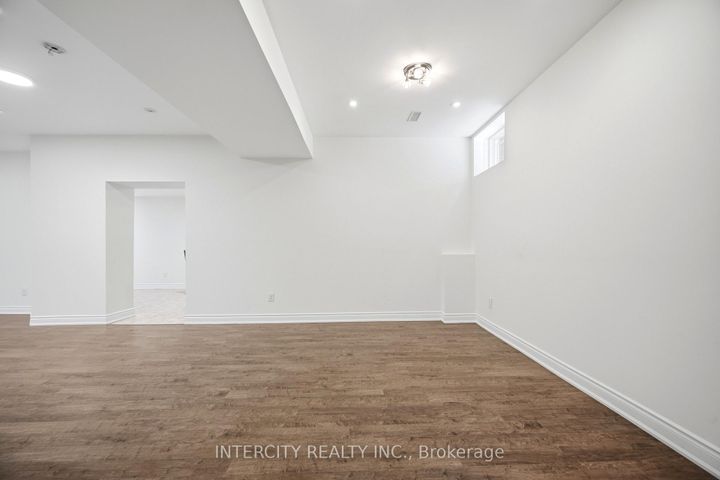 Photo 33 at 25 Lockheed Boulevard, Humber Heights, Toronto
