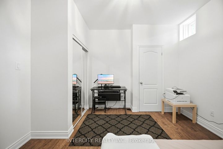 Photo 36 at 25 Lockheed Boulevard, Humber Heights, Toronto