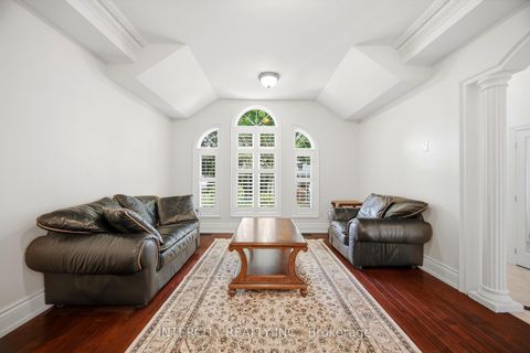Photo 3 at 25 Lockheed Boulevard, Humber Heights, Toronto