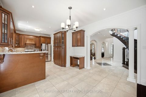 Photo 6 at 25 Lockheed Boulevard, Humber Heights, Toronto