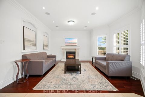 Photo 13 at 25 Lockheed Boulevard, Humber Heights, Toronto