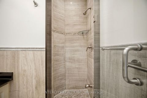 Photo 17 at 25 Lockheed Boulevard, Humber Heights, Toronto