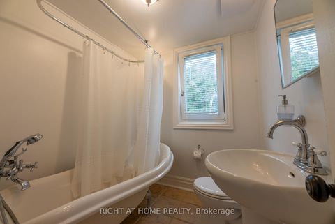 Photo 11 at 120 Wright Street, Mill Pond, Richmond Hill