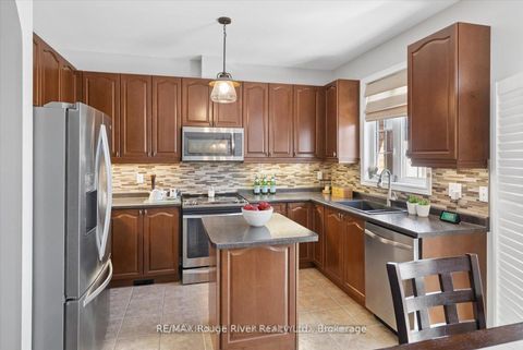Photo 8 at 59 Alfred Shrubb Lane, Bowmanville, Clarington