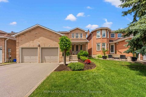 Photo 1 at 10 Millcreek Crescent, Brownridge, Vaughan
