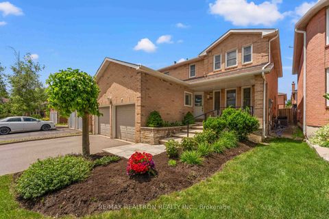 Photo 2 at 10 Millcreek Crescent, Brownridge, Vaughan