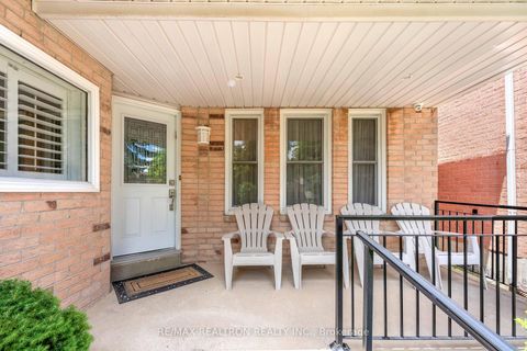 Photo 3 at 10 Millcreek Crescent, Brownridge, Vaughan