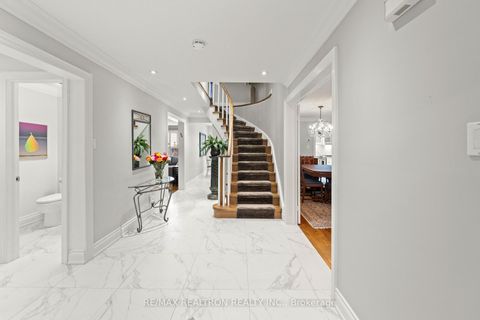 Photo 4 at 10 Millcreek Crescent, Brownridge, Vaughan