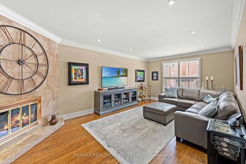 Photo 18 at 10 Millcreek Crescent, Brownridge, Vaughan