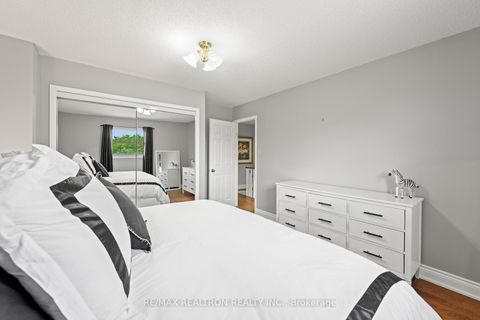 Photo 32 at 10 Millcreek Crescent, Brownridge, Vaughan
