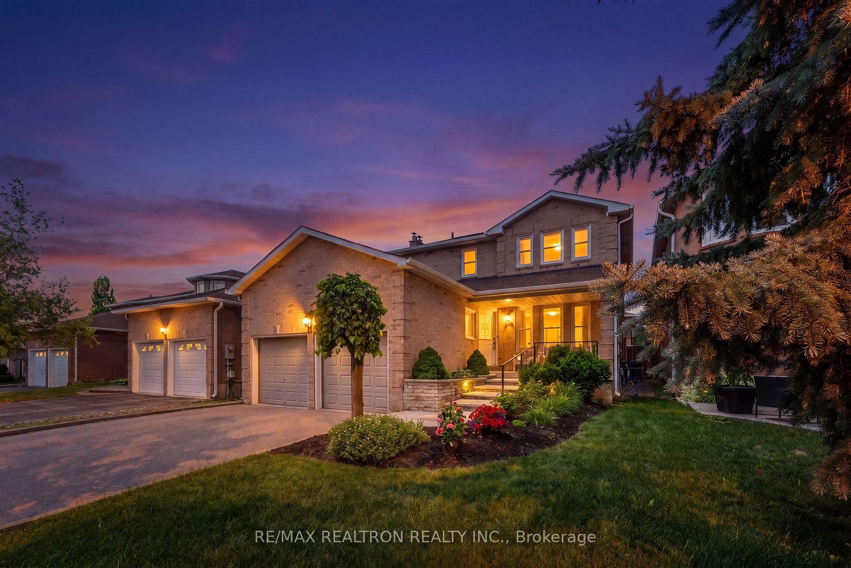 10 Millcreek Crescent, Brownridge, Vaughan photo 5