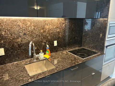 Photo 3 at 6001 - 10 York Street, Waterfront Communities C1, Toronto