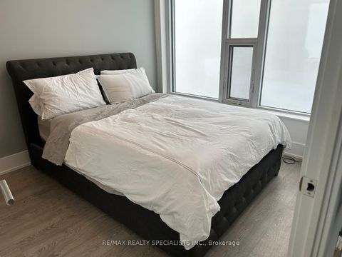 Photo 8 at 6001 - 10 York Street, Waterfront Communities C1, Toronto