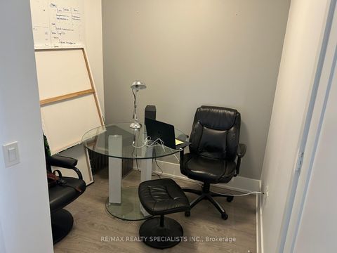 Photo 9 at 6001 - 10 York Street, Waterfront Communities C1, Toronto