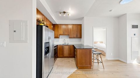 Photo 2 at 612 - 18 Holmes Avenue, Willowdale East, Toronto