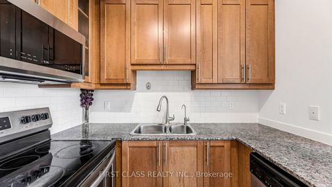 Photo 4 at 612 - 18 Holmes Avenue, Willowdale East, Toronto
