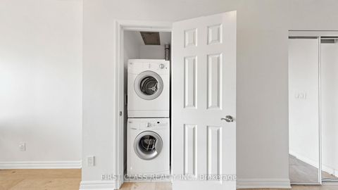 Photo 15 at 612 - 18 Holmes Avenue, Willowdale East, Toronto