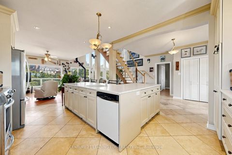 Photo 10 at 27 Robert Street, Keswick South, Georgina