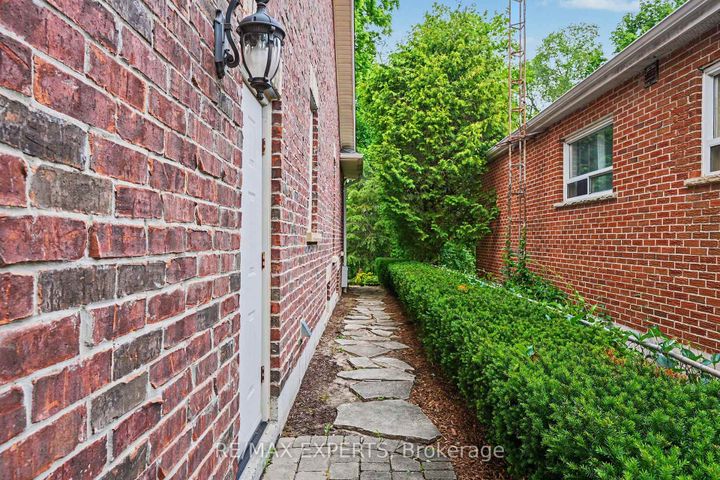 Photo 35 at 91 Napier Street, Kleinburg, Vaughan