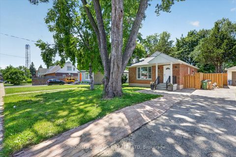 Photo 3 at 46 Singleton Road, Maryvale, Toronto