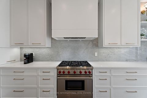 Photo 10 at 141 Chaplin Crescent, Forest Hill South, Toronto