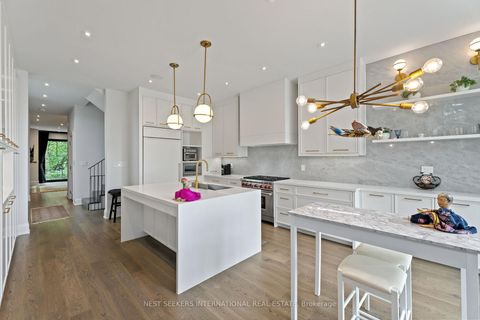 Photo 13 at 141 Chaplin Crescent, Forest Hill South, Toronto
