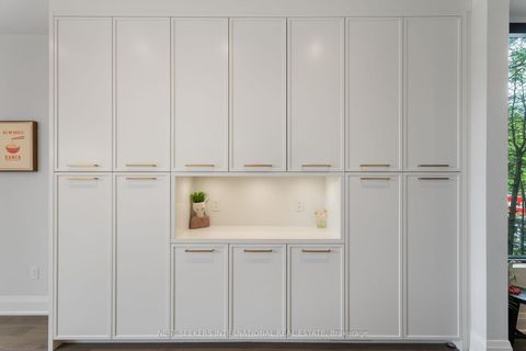 Photo 14 at 141 Chaplin Crescent, Forest Hill South, Toronto