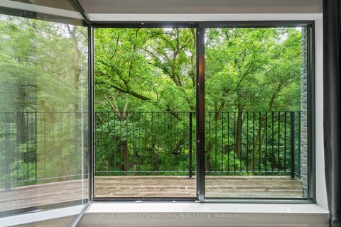 Photo 22 at 141 Chaplin Crescent, Forest Hill South, Toronto