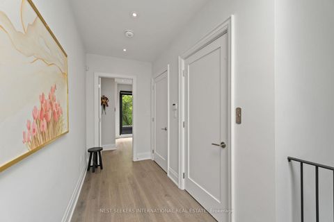 Photo 32 at 141 Chaplin Crescent, Forest Hill South, Toronto