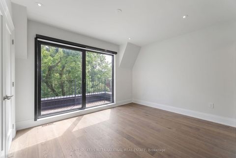 Photo 33 at 141 Chaplin Crescent, Forest Hill South, Toronto