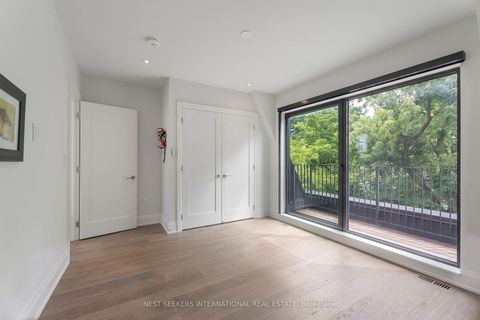 Photo 34 at 141 Chaplin Crescent, Forest Hill South, Toronto
