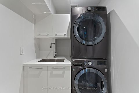 Photo 36 at 141 Chaplin Crescent, Forest Hill South, Toronto