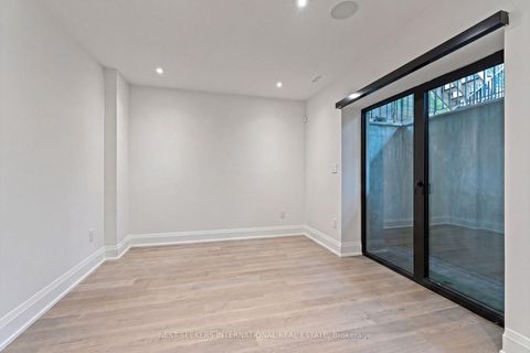 Photo 40 at 141 Chaplin Crescent, Forest Hill South, Toronto