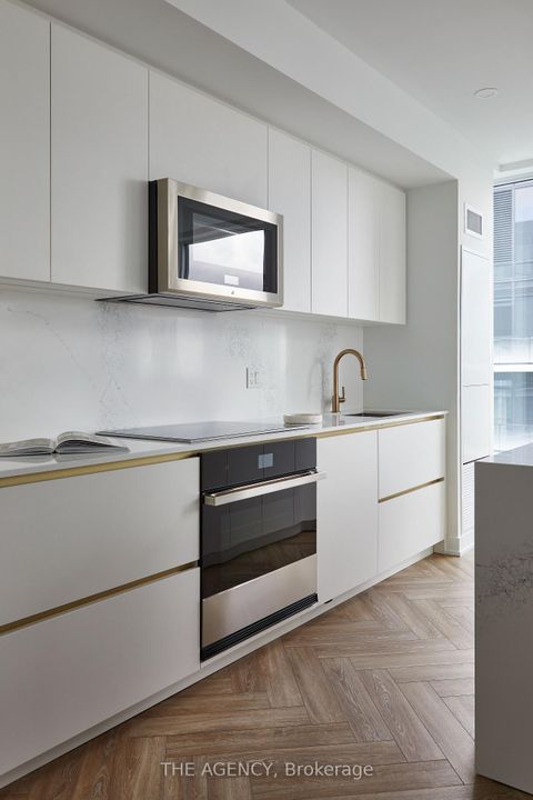 Photo 2 at PH04 - 327 King Street, Waterfront Communities C1, Toronto